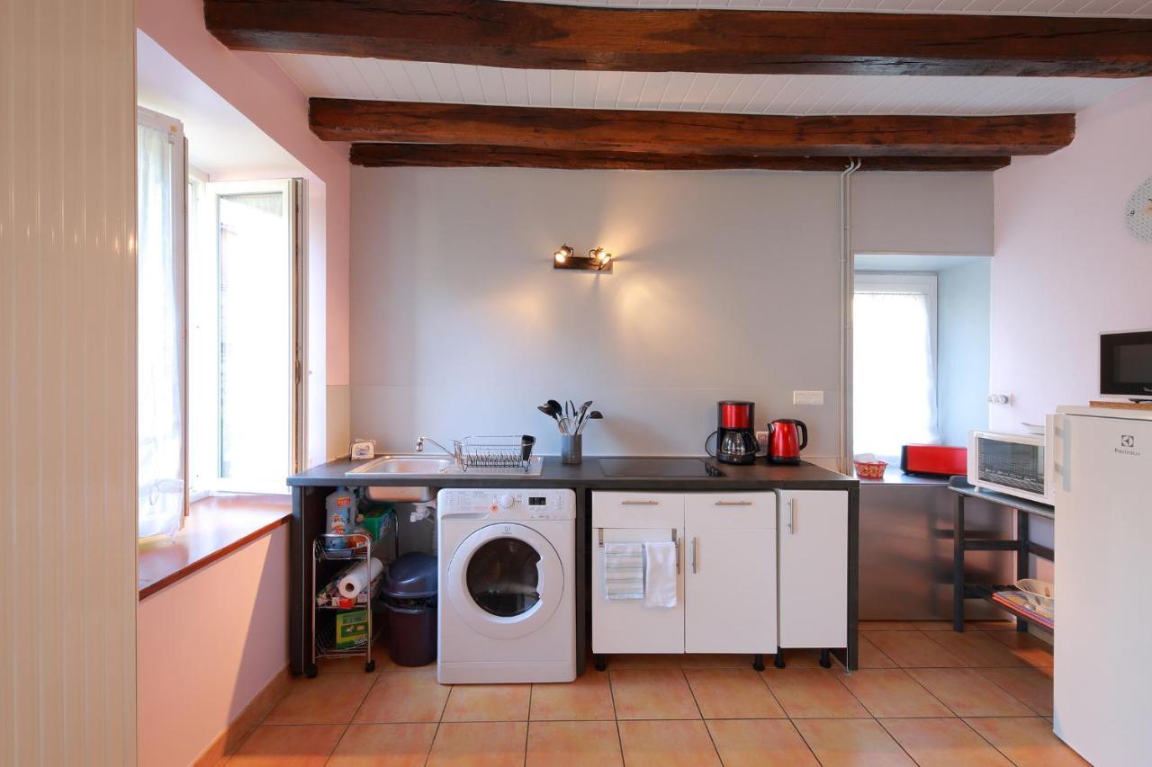 Gite La Loge Des Fees Latillé Buitenkant foto
