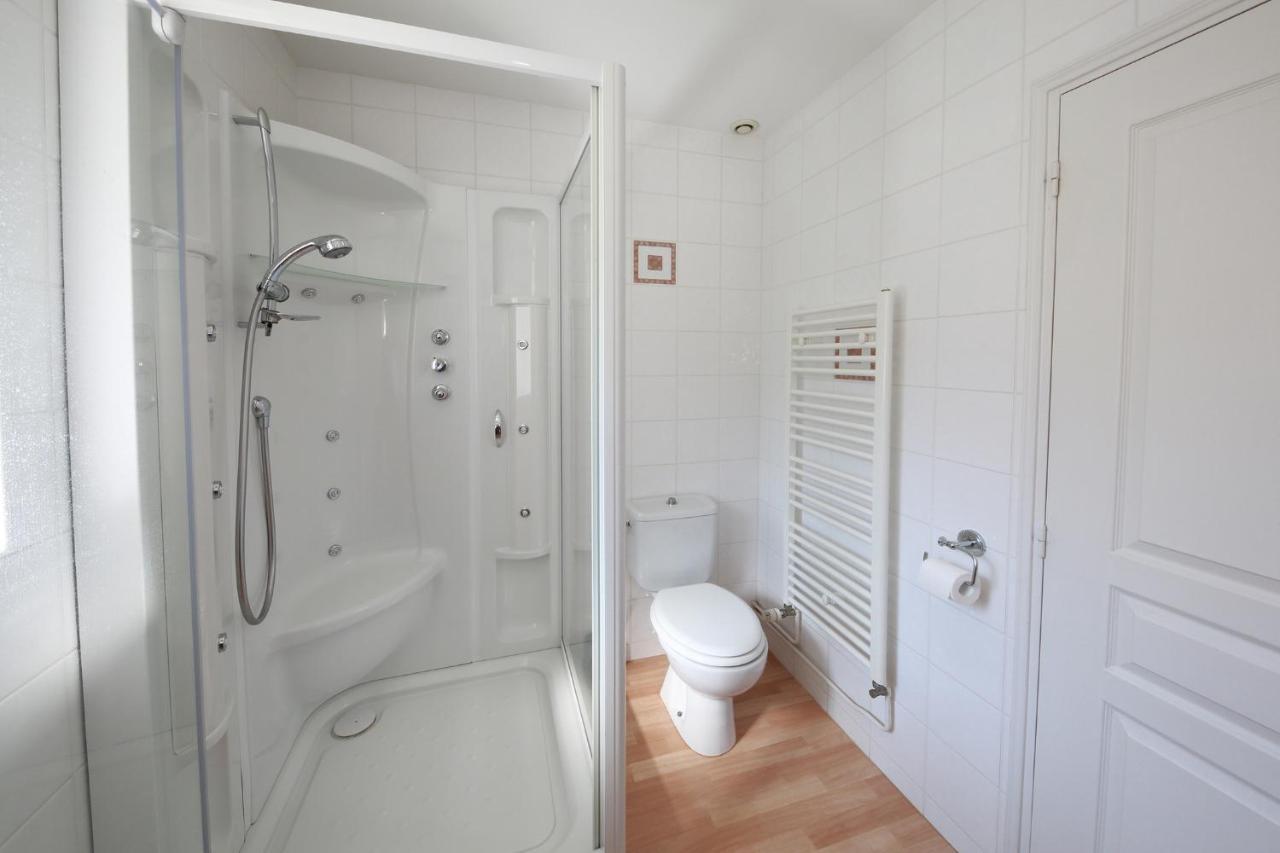 Gite La Loge Des Fees Latillé Buitenkant foto